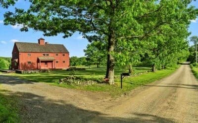 Old Chatham Barn Home (5911)