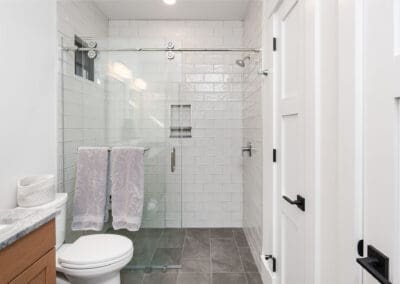 T01543 Blue Ridge Mtn Home Bathroom