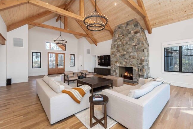 Blue Ridge Mountain Home: A Unique Hybrid Timber Frame